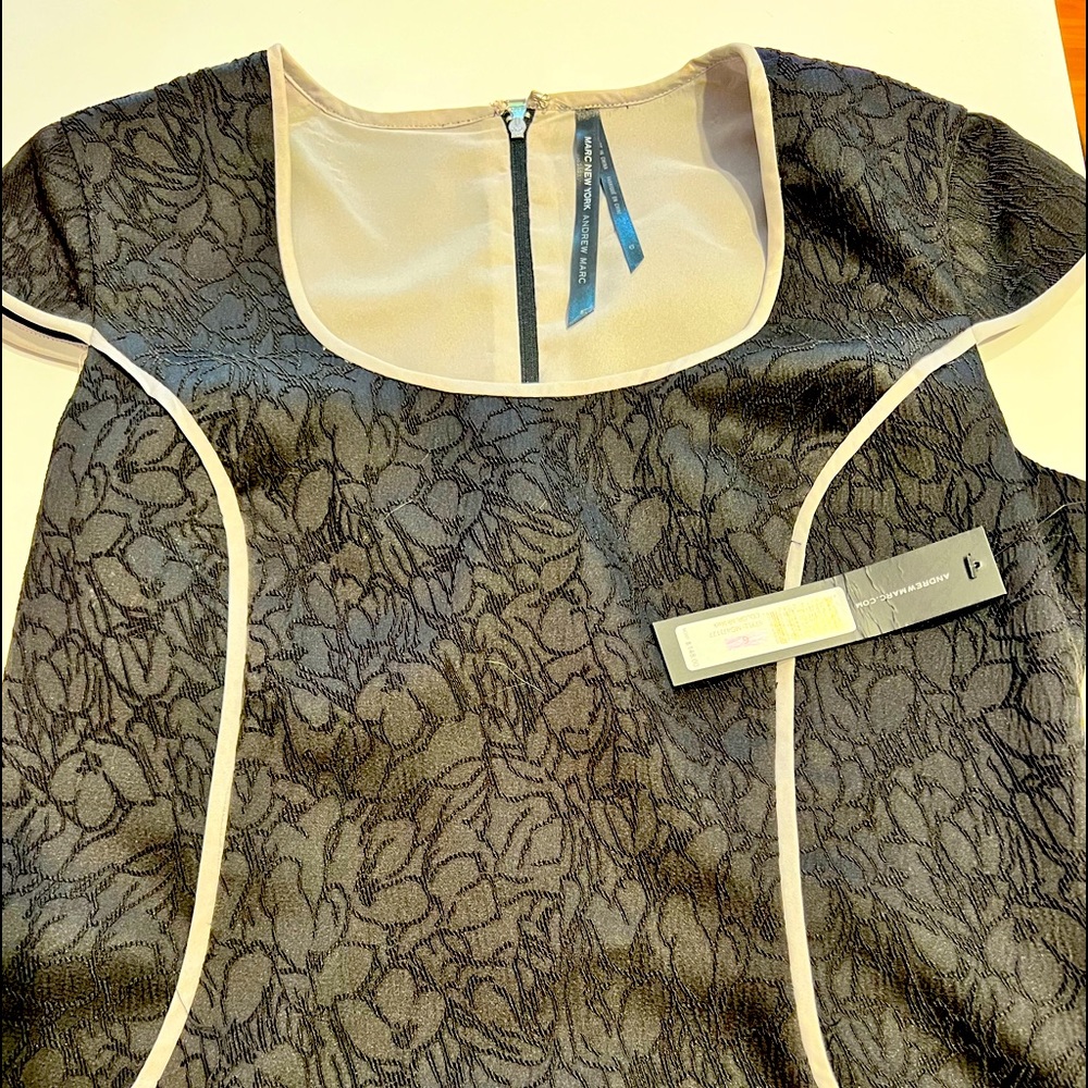 Mark New York size 6 short sleeve dress. Zipper back. Lightly lined.